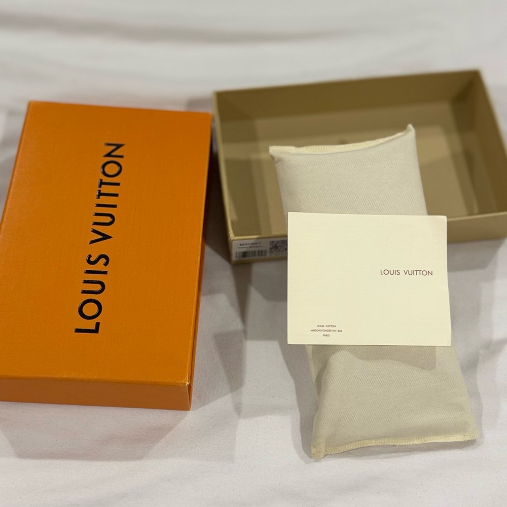 Louis Vuitton Men's Beige Socks